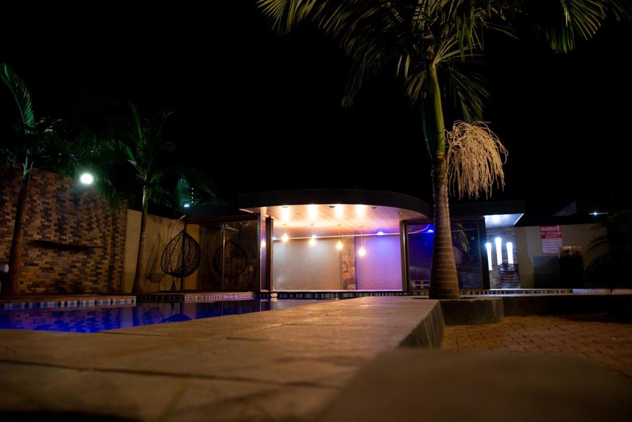 Emc Fully Furnished &Serviced Villas 4 Bedroom With Solar Power , Private Pool, Starlink Wifi ,Aircons & Dstv Lusaka Eksteriør billede