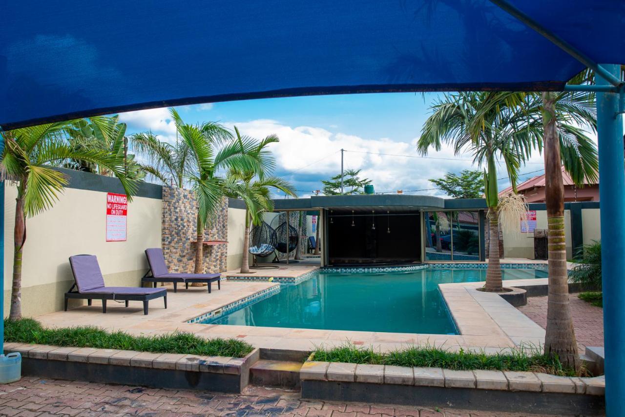 Emc Fully Furnished &Serviced Villas 4 Bedroom With Solar Power , Private Pool, Starlink Wifi ,Aircons & Dstv Lusaka Eksteriør billede
